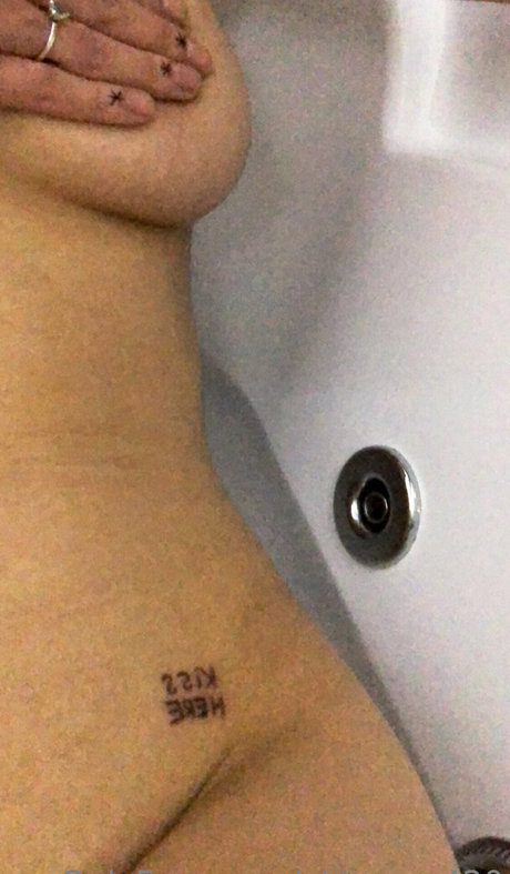 akiraaaa420 裸の女優 画像