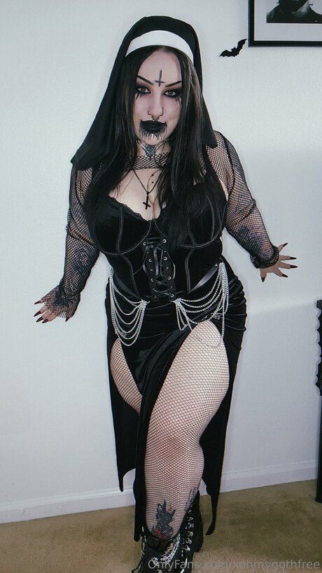 xohmygothfree アート女優 写真