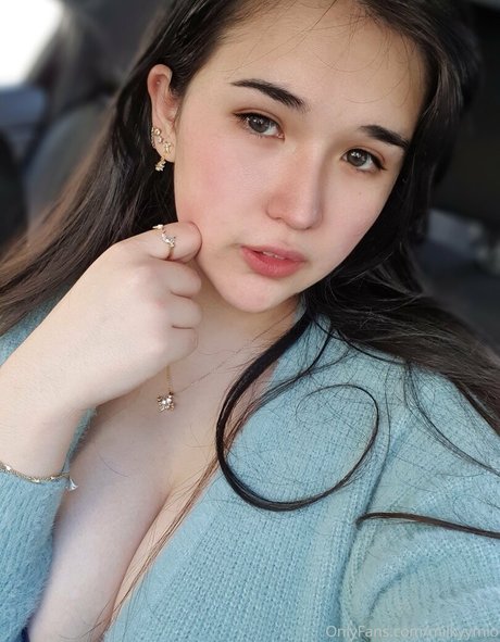 かわいいティーンのオンリーファンズ ポルノ 写真