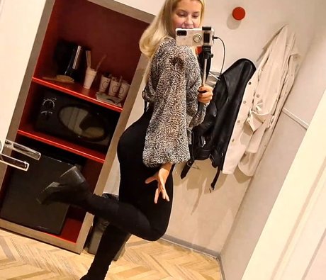 Laura Nieminen アダルトモデル 写真