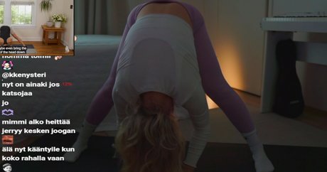 Laura Nieminen 裸のモデル 写真