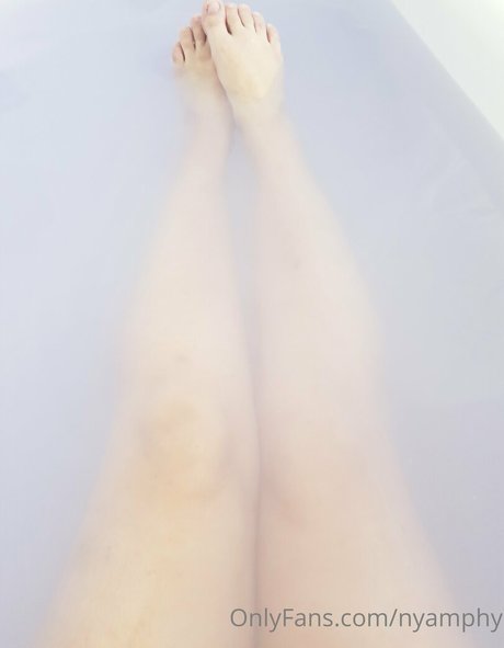 nyamphy スター ヌード 写真