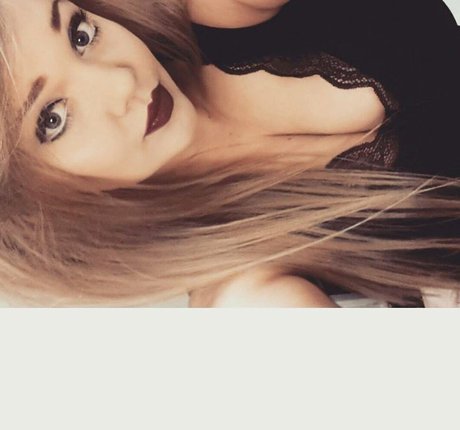 Lucy May Dawson 完璧なスター 画像