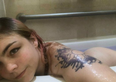 ティーン乱交OnlyFans 無料裸 写真