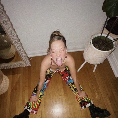 Luna Montana 無料のポルノスター 画像