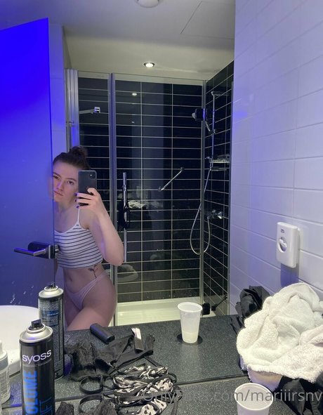 騎乗位熟女OnlyFans アート裸 写真