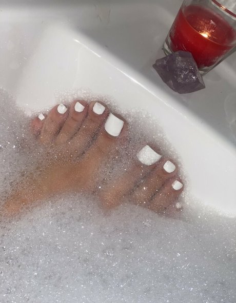 女装オンリーファン セクシー裸 写真