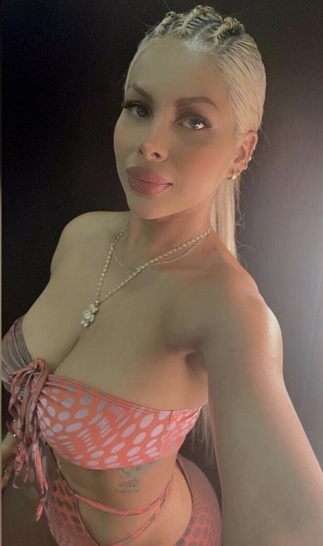 Jomi Roldan エロティックなスター 画像