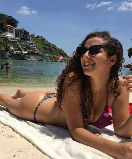 イスラム教徒のオンリーファンズ セクシー裸 写真