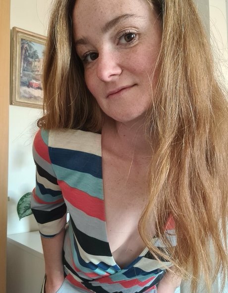 母乳オンリーファン 無料裸 写真