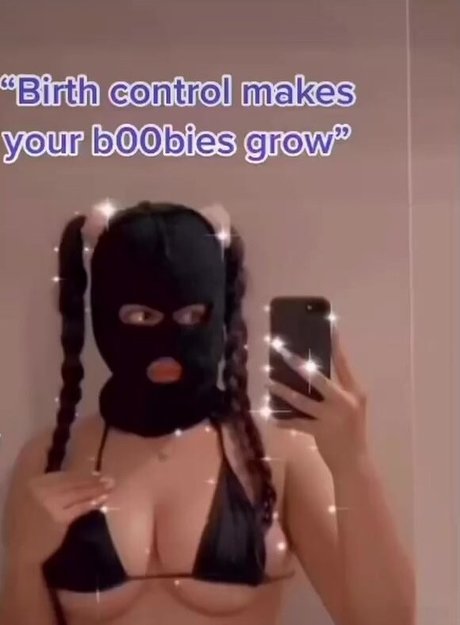 垂れ下がった熟女OnlyFans えろ 画像