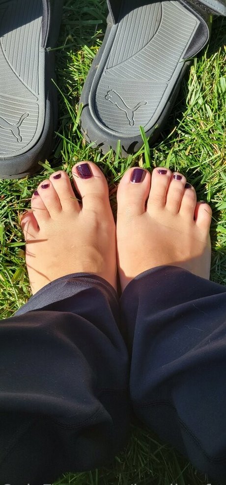 大きなお尻と巨乳のオンリーファンズ セクシーヌード 写真