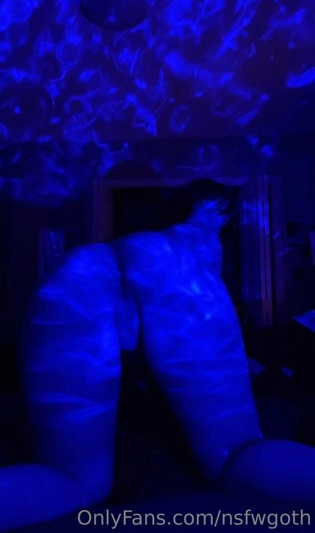 巨大なチンポを持つシーメールオンリーファンズ アートxxx 写真