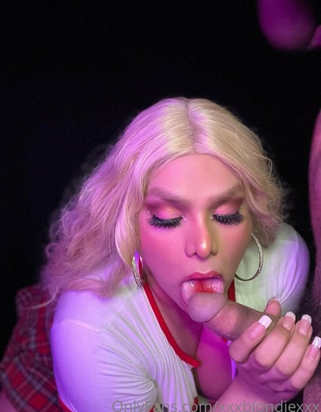 背が高くて巨乳のOnlyFans パーフェクト 写真