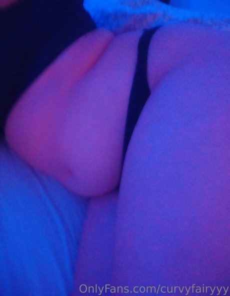 curvyfairyyy ポルノスター 裸 写真