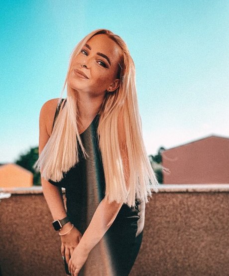 若い黒人女性オンリーファンズ 無料エロ 写真