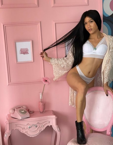 足フェチオンリーファンズ 美しいヌード 写真