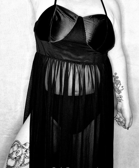 大学生のオンリーファンズ アダルト 画像