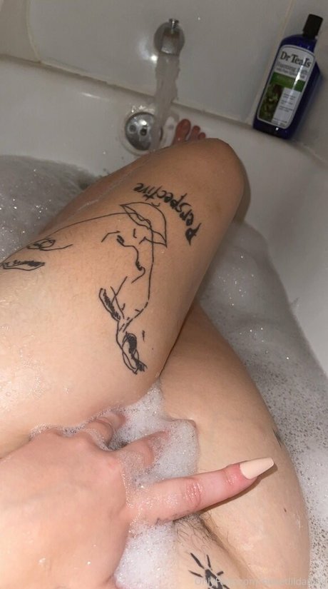 sweetlildarling 無料モデル 写真