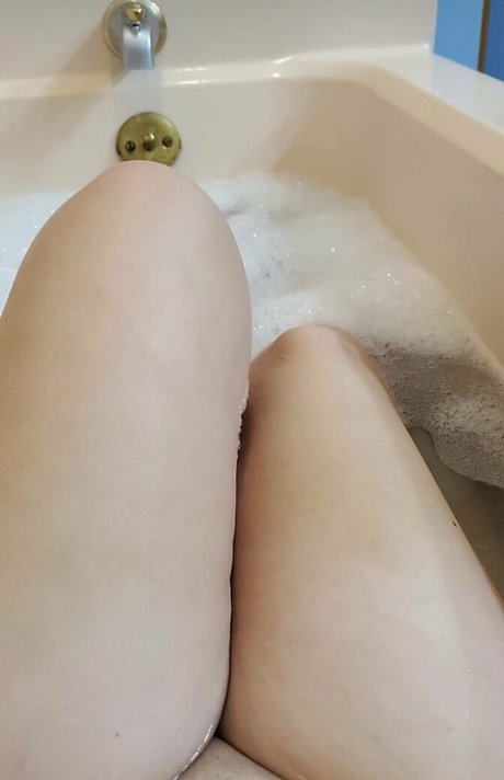 married but cheating 裸モデル 写真