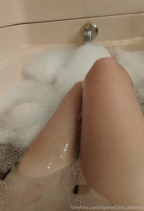 ウェブカメラ オンリーファンズ セクシー 画像