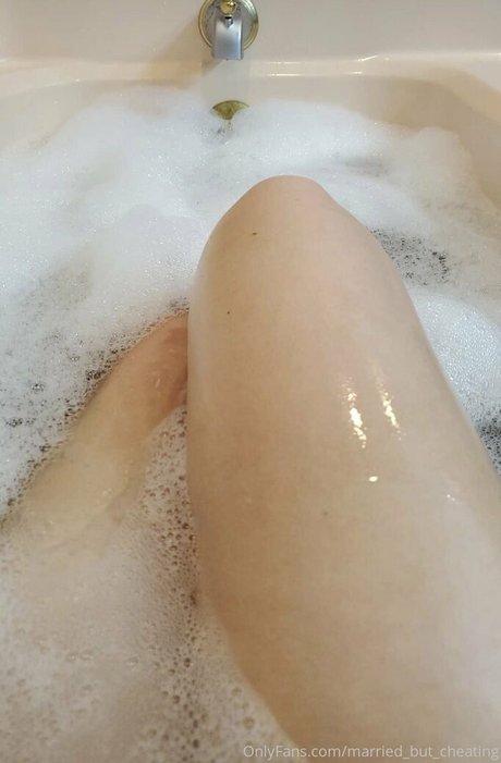 married but cheating 高品質女優 写真