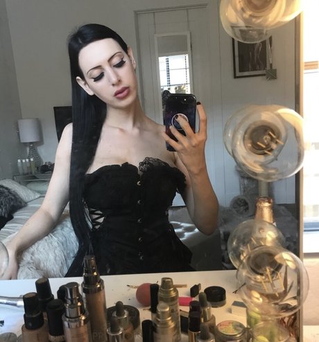 ブルネットの猫OnlyFans HD 画像