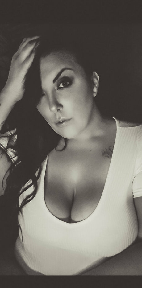 アマチュアヌードオンリーファンズ セクシー 写真