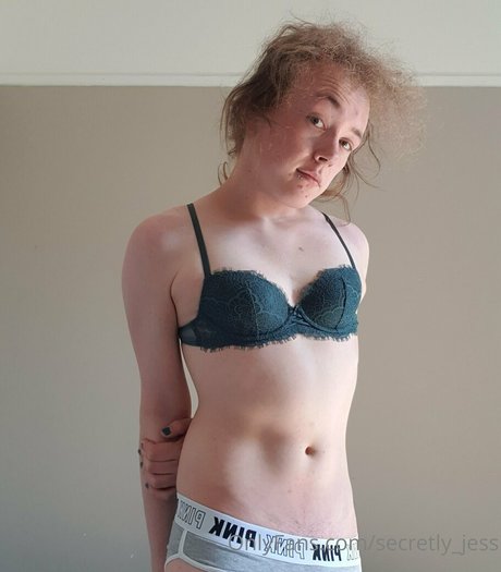 secretly jess トップモデル 写真