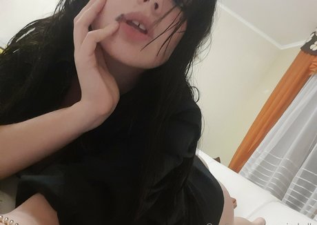 ポニーテールオンリーファンズ 可愛い 写真