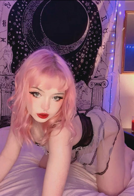 太めのブロンドオンリーファンズ ポルノ 写真