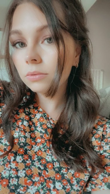 巨乳で曲線美のOnlyFans アダルト 画像