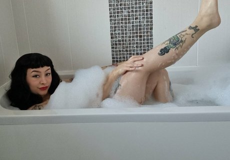 xalexaddams スター ヌード 画像