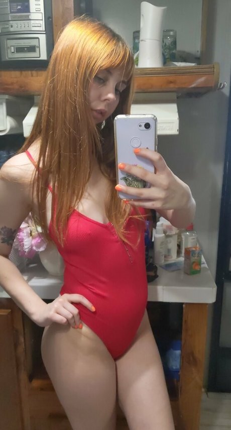 興奮した看護師OnlyFans 美しいヌード 画像