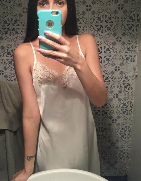 gomitaa18 ポルノスター ホット 写真