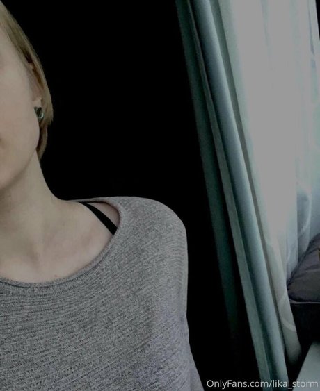 likastorm 裸の女優 写真