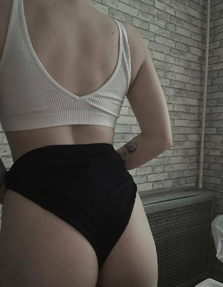 likastorm ポルノスター ヌード 写真