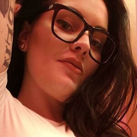 crucifix candy 裸のモデル 写真