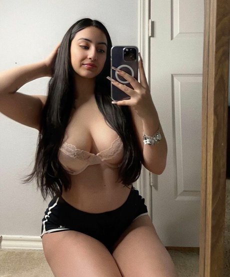 Anneiise ポルノスター 写真