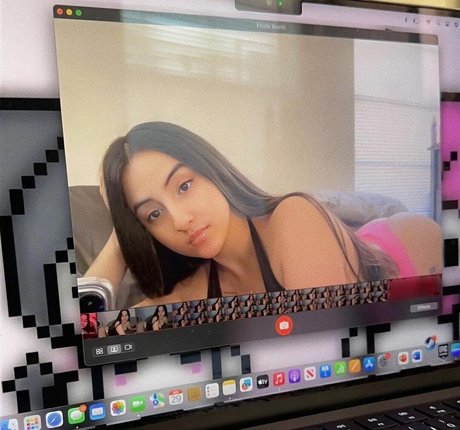 Anneiise セクシーなポルノスター 写真