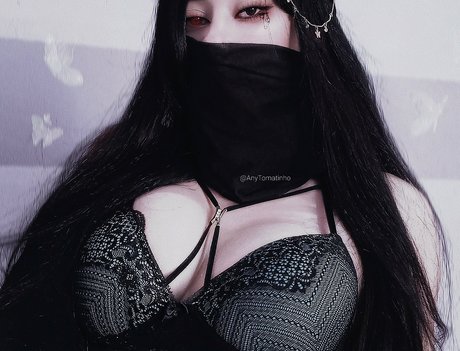 18ヌードオンリーファンズ ヌード 画像