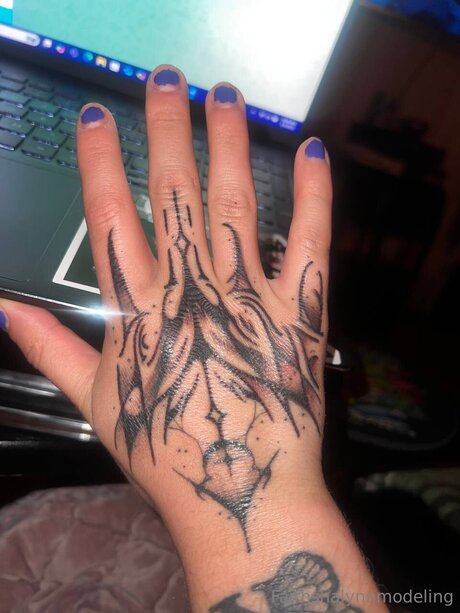 熟女のおまんこオンリーファンズ 美しいヌード 写真