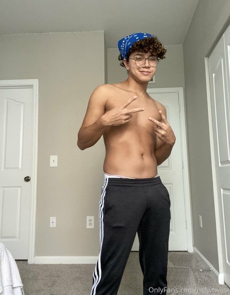 nsfwtwinx ポルノスター 可愛い 写真