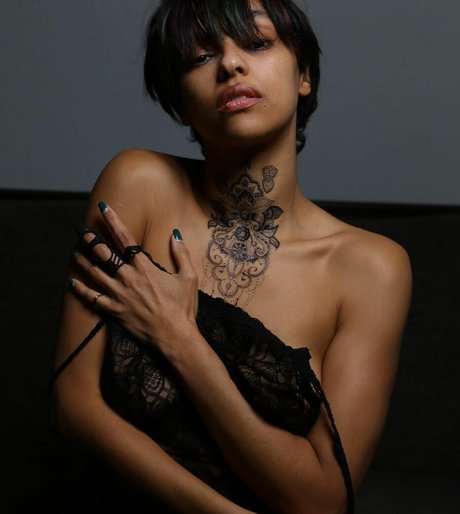 Julya Antoinette ポルノ女優 写真