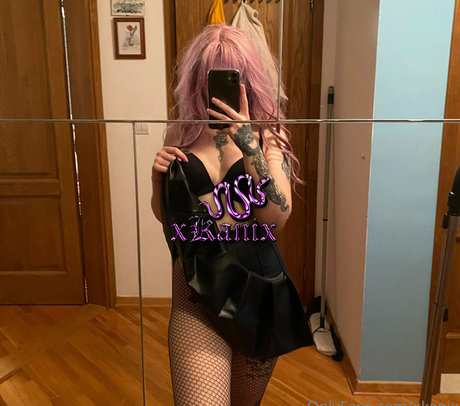 巨乳の赤毛オンリーファンズ えろた 画像