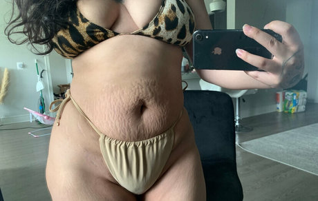 ajuicyk ヌードモデル 写真