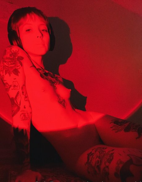 thatshortcutegirl エロティックなモデル 写真