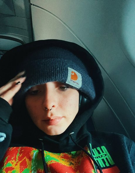 巨乳の黒人女性オンリーファンズ 無料裸 写真