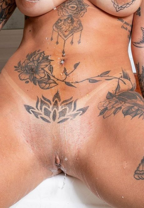 Bianca Leticia アートモデル 写真