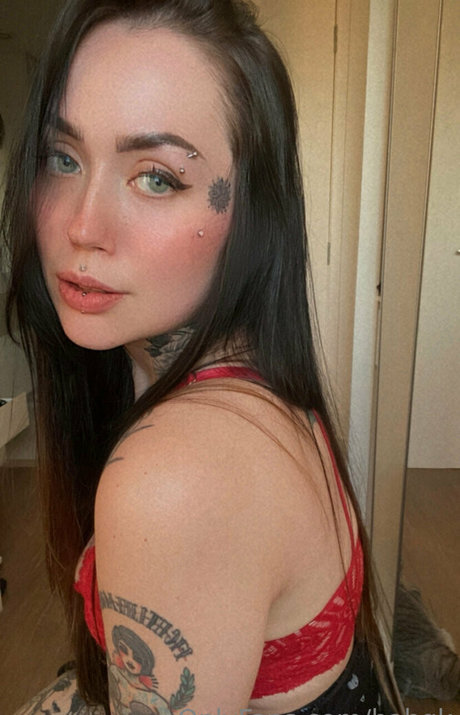 巨乳 パイズリ OnlyFans ポルノ 写真